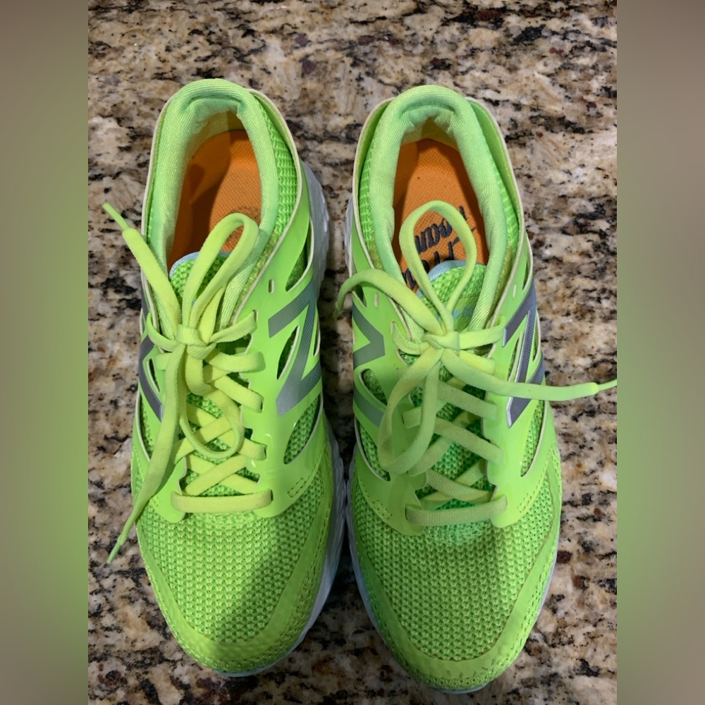 Ladies New Balance Green Fresh Foam Sneakers  6 1/2